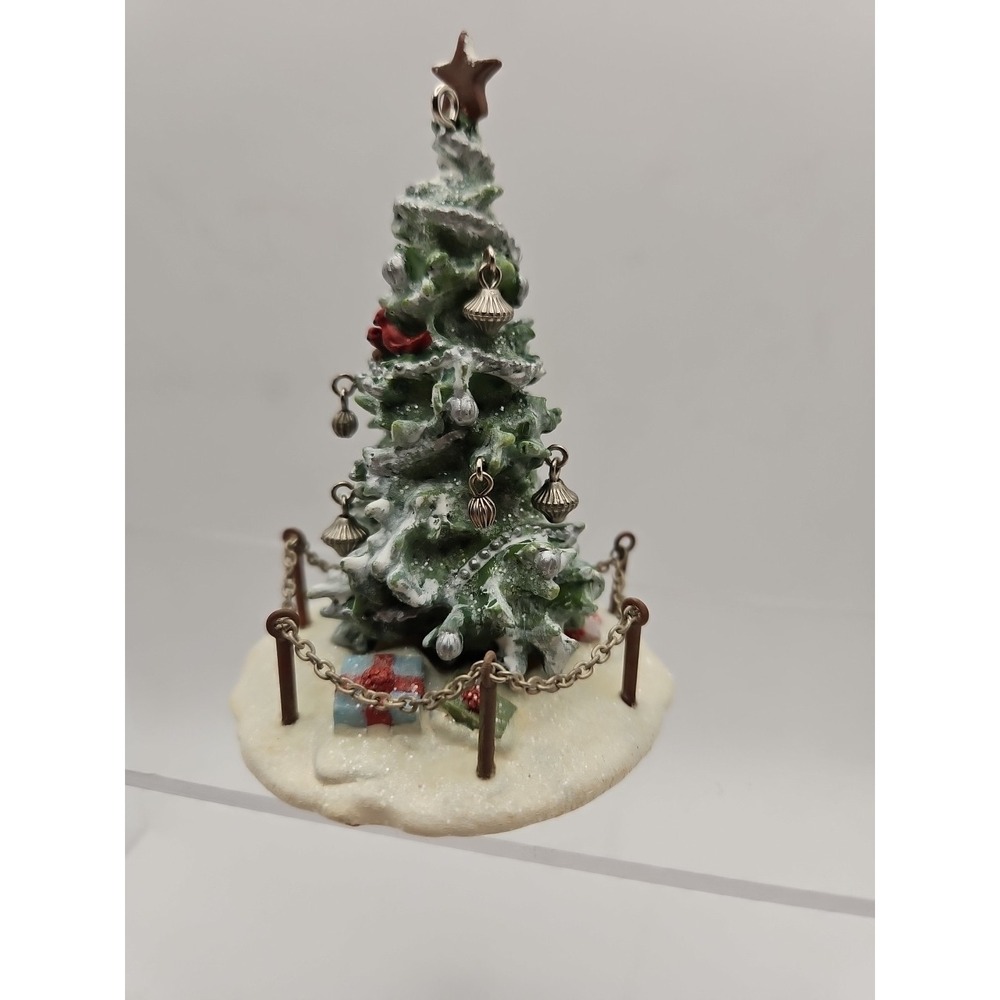 Hallmark 2007 Keepsake Ornament "Decorated Tree" ~ Winter Park Series (490) - Picture 5 of 5